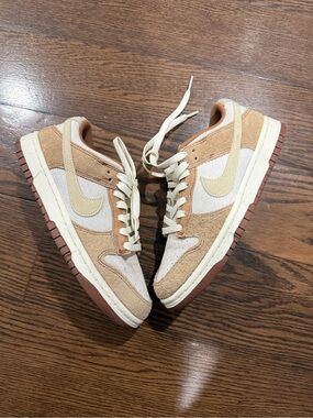 Nike Dunk Medium Curry